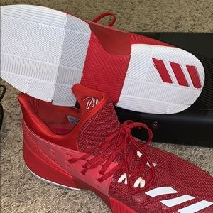 Damian Lillards basketball shoes